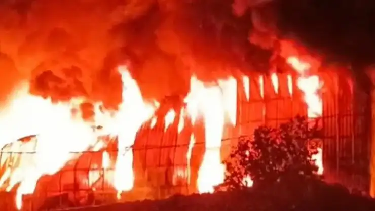 Tersaneler bölgesindeki yangın kontrol altına alındı