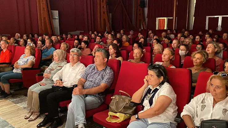 Tiyatro Gösterisi Büyük Beğeni Aldı