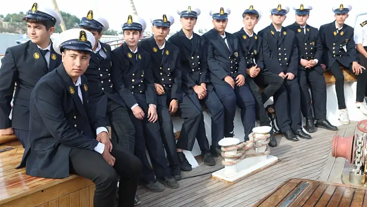 TÜRÇEV'den öğrencilere eğitim