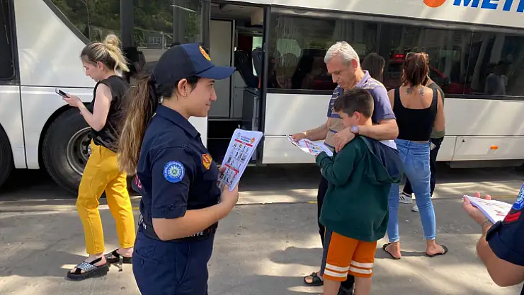 Turizm Merkezlerinde Türkçe ve İngilizce Broşür Dağıtıldı