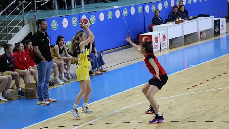 U18 KIZLAR BASKETBOL BÖLGE ŞAMPİYONASI MUĞLA'DA BAŞLADI