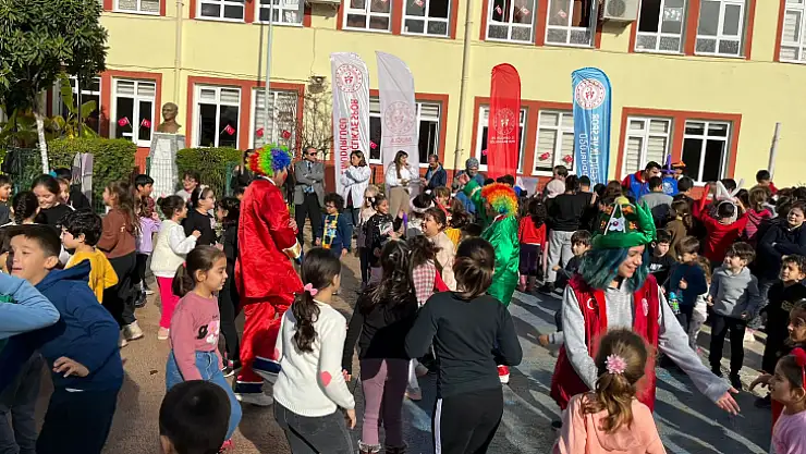 Ula'da gençler gönüllere dokundu