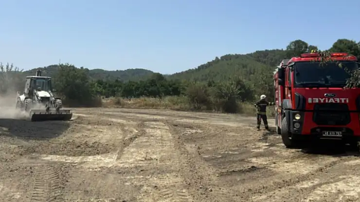 Ula'da ziraat arazisinde çıkan yangın ekipler tarafından söndürüldü