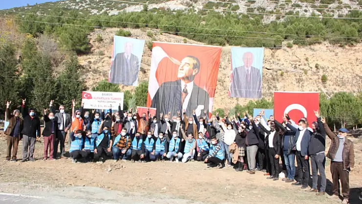 Ülkü Ocakları 'Başbuğun Fidanlarını' toprakla buluşturdu