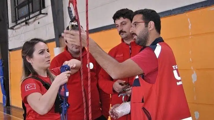 Umke Ekiplerine Dağcılık Eğitimi