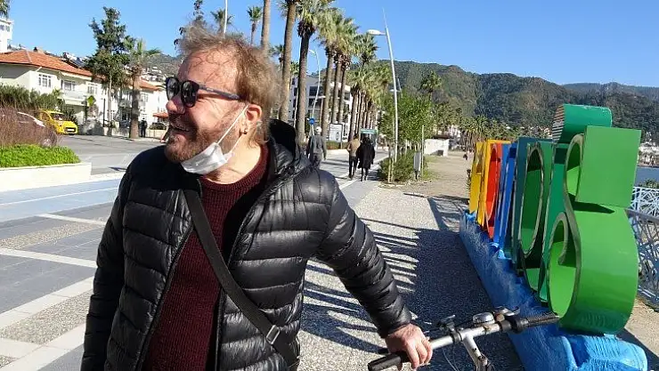 Ünlü sanatçı Atasoy, 'Bu yıl evimizde olalım, sağlıklı kalalım'