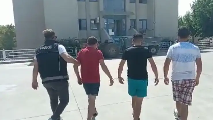 UYUŞTURUCU TACİRİ 2 KARDEŞ YAKALANDI