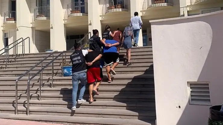 Uyuşturucuyu Kamp Alanına Gömmüşler