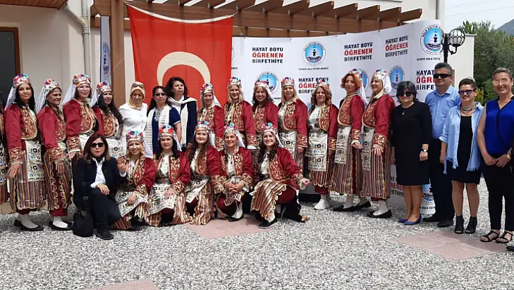 ÜZÜMLÜ'DE EL SANATLARI SERGİSİ