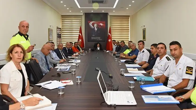 Vali Civelek Başkanlığında Trafik Değerlendirme Toplantısı Yapıldı MUĞLA'DA 552 BİN 371 TRAFİK DENETİMİ YAPILDI