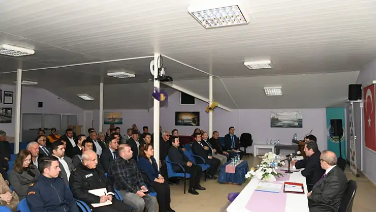 VALİ ORHAN TAVLI FETHİYE'DE MUHTARLARLA BİR ARAYA GELDİ