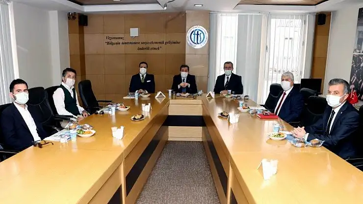 Vali Orhan Tavlı FTSO'yu ziyaret etti 