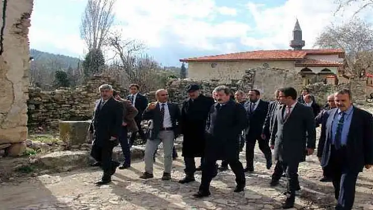 VALİ TAVLI, MSKÜ VE DENİZLİ PAÜ REKTÖRLERİ STRATONİKEİA'DA İNCELEMELERDE BULUNDU