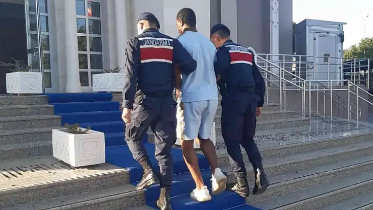 Yabancı uyruklu göçmen kaçakçısı tutuklandı