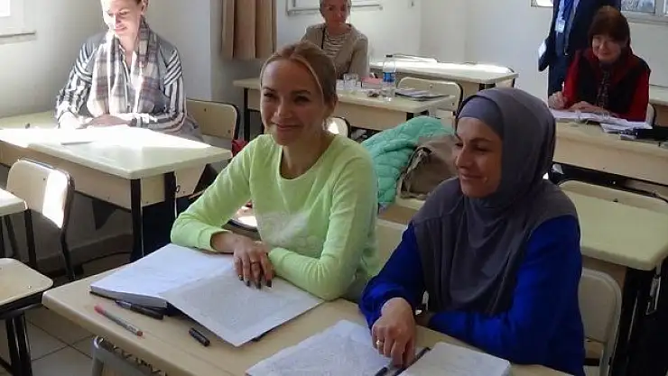 Yabancılardan Türkçe Kursu'na  Yoğun İlgi