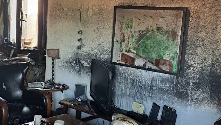 YANGIN MADDİ HASARA YOL AÇTI