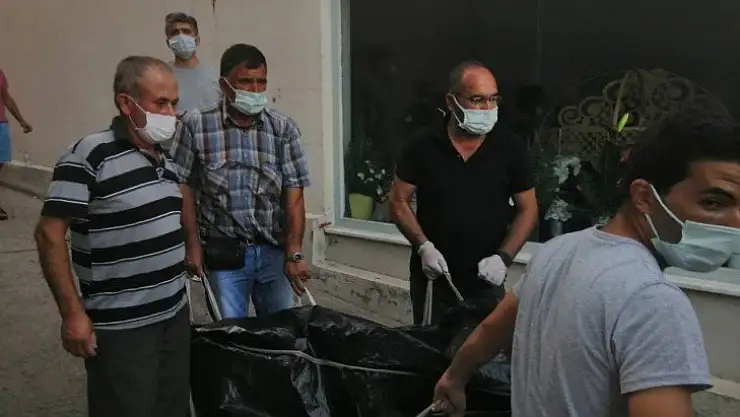 Yaşlı çift evlerinde ölü olarak bulundu