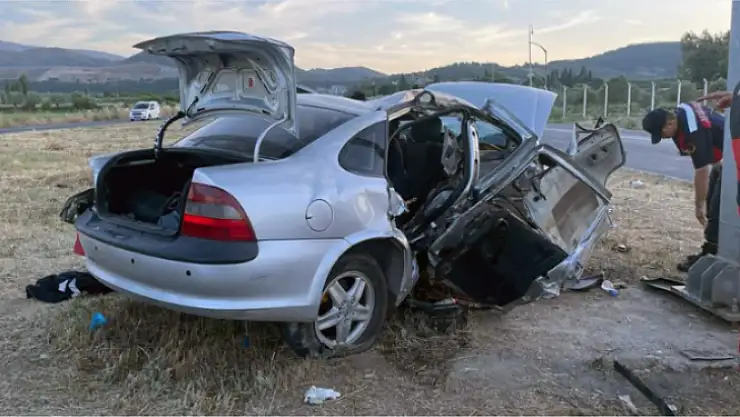 Yatağan'da feci kaza: 1'si ağır 4 yaralı