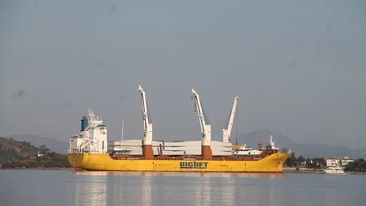 Yatlar Kargo Gemisiyle Geliyor