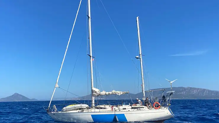 Yelkenli Teknede 52 Düzensiz Göçmen Yakalandı