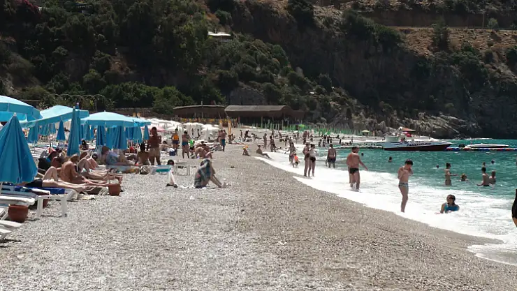 Yerli ve Yabancı Turistler Tekne Turlarını Tercih Ediyor 