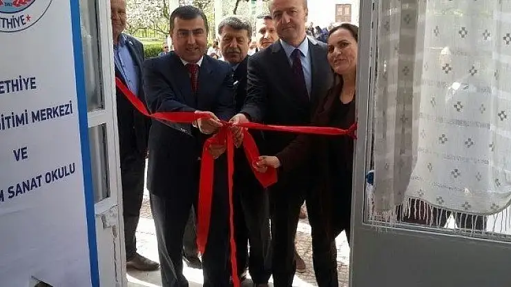 YEŞİLÜZÜMLÜ'DE EL SANATLARI SERGİSİ AÇILDI