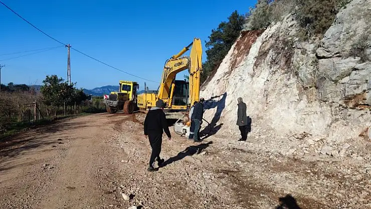 Yol genişletme çalışması sürüyor