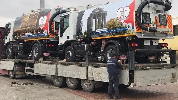 Yol Süpürme Araçları Milas'a Geldi