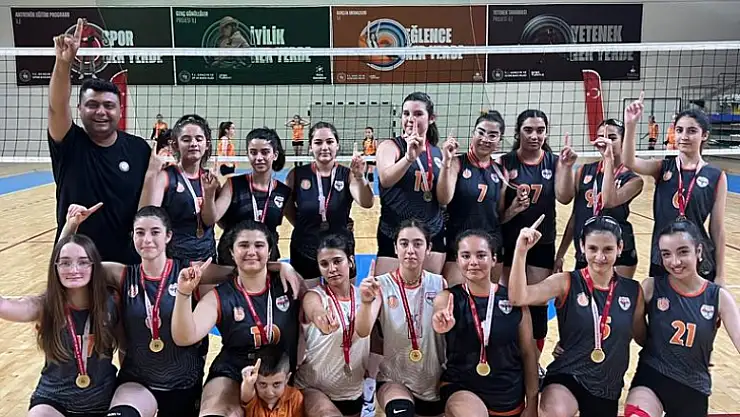 Zirvespordan Bir Sezonda Sekiz Kupa