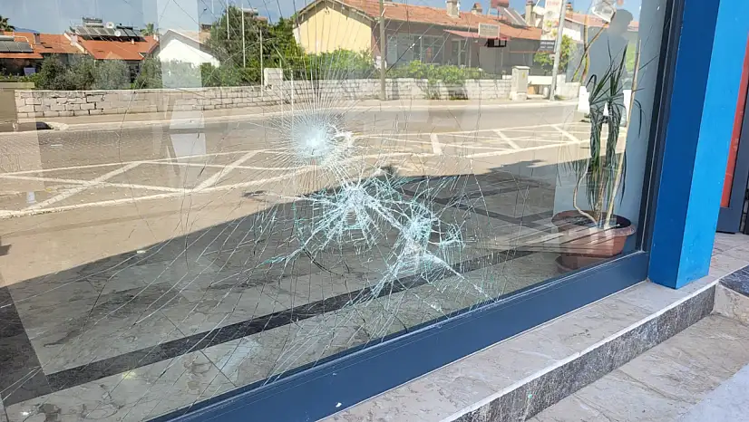 AK Parti Fethiye'ye taşlı saldırı