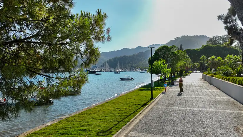 Fethiye Belediyesi'nden Göcek Sahiline Modern Dokunuş