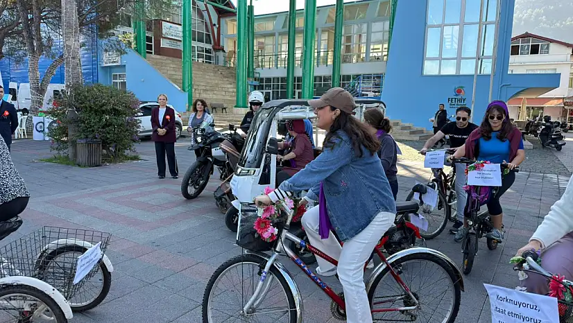 Fethiye'de bisikletli kadınlardan şiddete karşı destek sürüşü