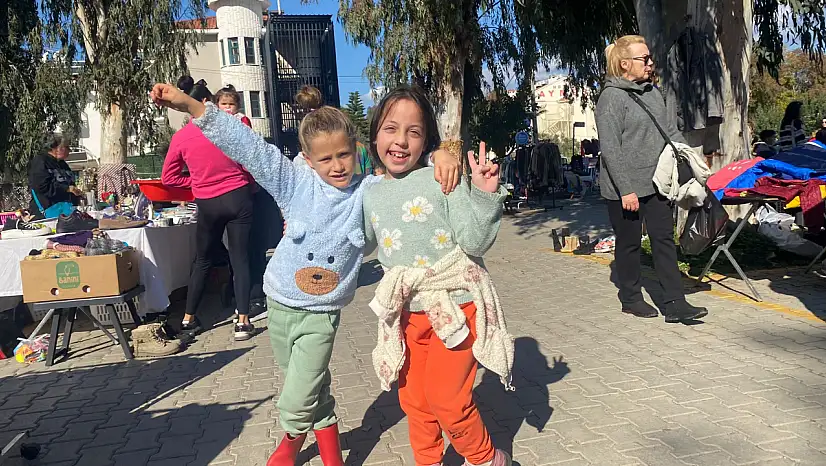 Fethiye'de çocukların karne sevinci, hediye heyecanına dönüştü