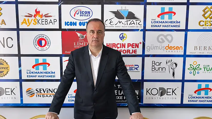 Fethiyespor'da Teknik Direktör Dinçel'den Kum Saati Paylaşımı