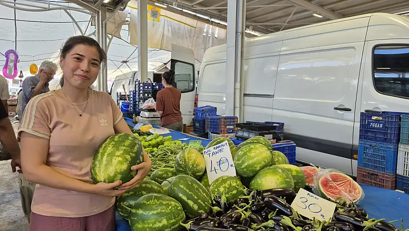 Kadın Pazarcıların Emeği Takdir Topluyor