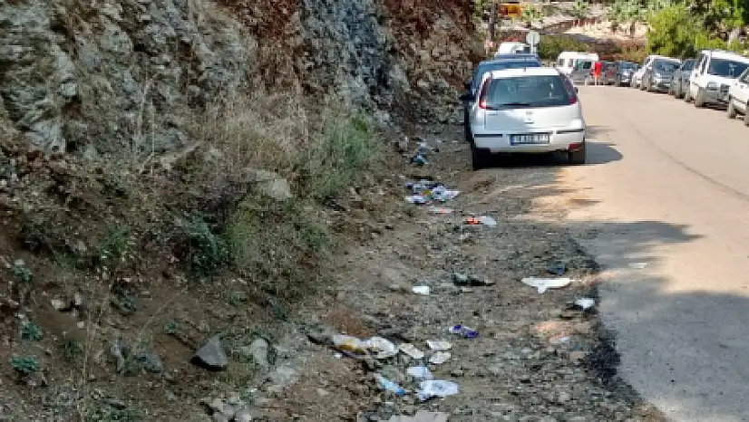 Yarımada'da bayram sonrası çöp temizliği