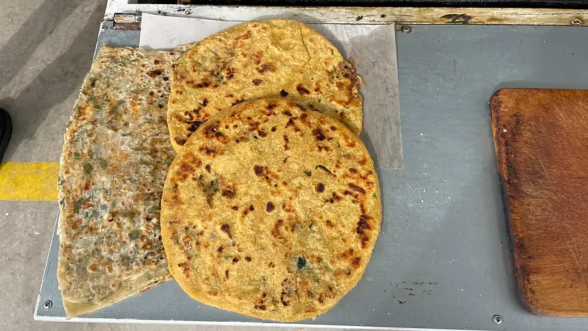 El açması börekten doğal meyve suyuna: Fethiye'de pazara lezzet katan tezgah