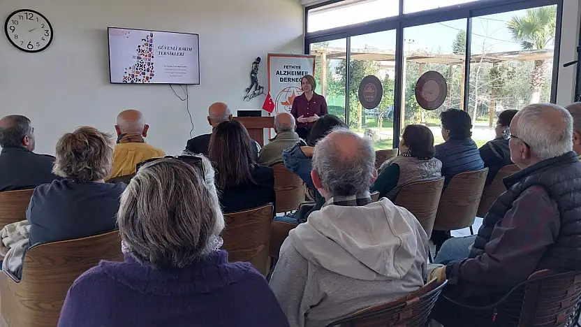 Fethiye Alzheimer Derneği'nde 'Güvenli Bakım Teknikleri' semineri
