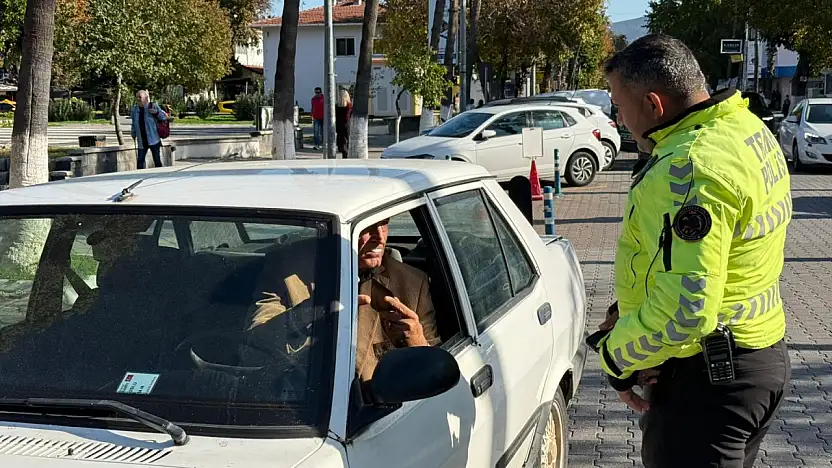 Fethiye'de araç ve motosiklet sürücülerine belge kontrolü