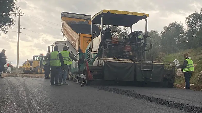 Muğla Büyükşehir Datça'da 53 Bin Metrelik Yol Ağını Yeniliyor