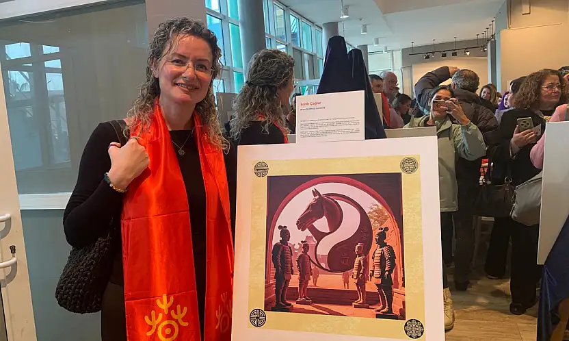 'At Yılı' Sergisi'nde tek Türk Sanatçı: Büşra İncirkuş Ulushan