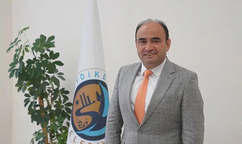 Başkan Akdenizli'den Ikinci Döneme 'Bayrak Sevgisi' Vurgusu