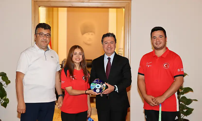 Büyükşehir'in Başarılı Antrenörü Ejder Sözen'e Fair Play Takdiri