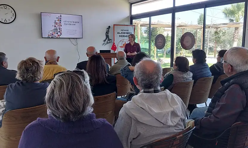 Fethiye Alzheimer Derneği'nde 'Güvenli Bakım Teknikleri' semineri