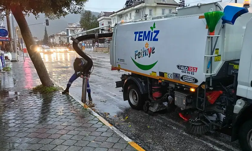 Fethiye Belediyesi'nden yağmur ve fırtınaya karşı 7/24 teyakkuz