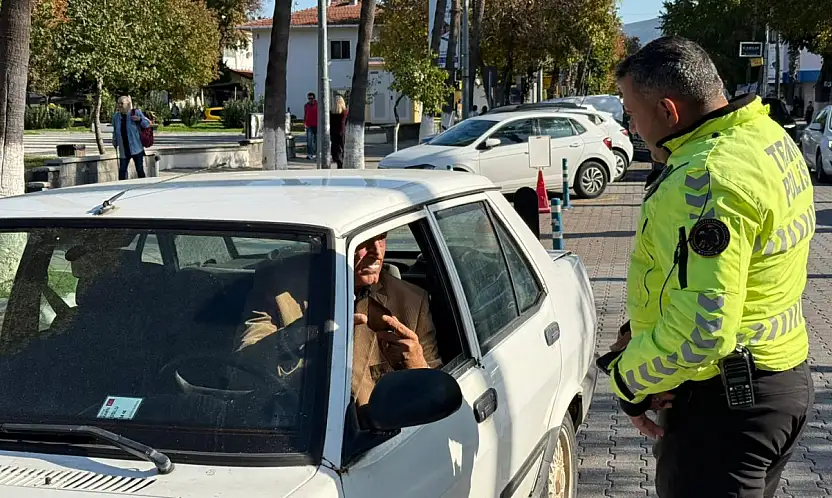 Fethiye'de araç ve motosiklet sürücülerine belge kontrolü