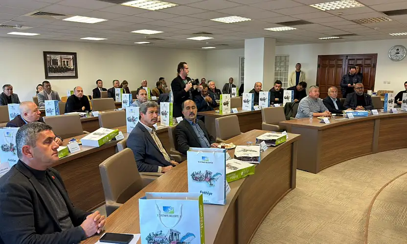 Fethiye'de Muhtarlara Sosyal Hizmetler Bilgilendirmesi