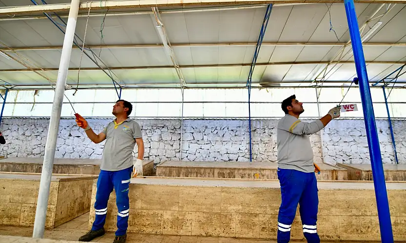 Fethiye Merkez Semt Pazarı'nda kapsamlı temizlik çalışması