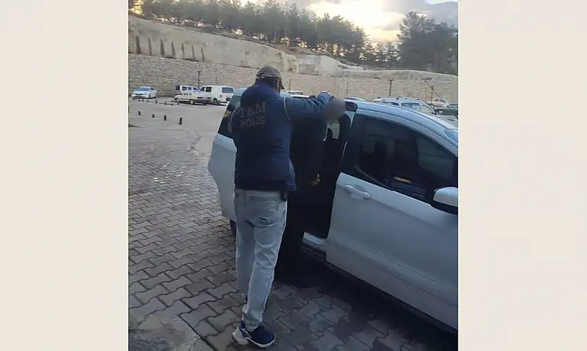 Fethiye ve Ortaca'da FETÖ operasyonu: 2 firari hükümlü yakalandı