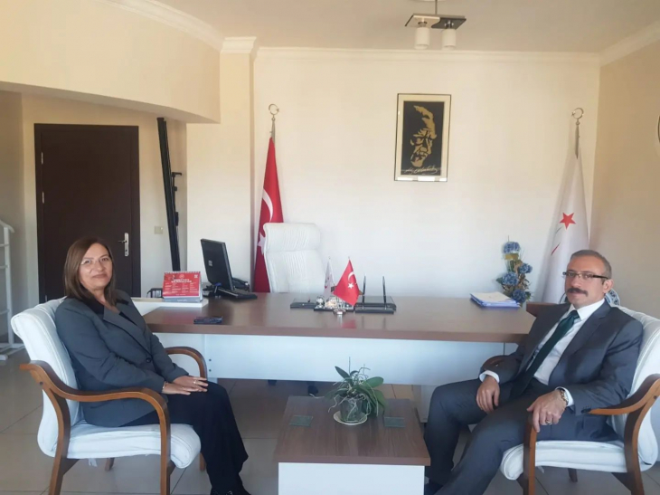 KAYMAKAM KARAMAN'DAN SAĞLIKÇILARA ZİYARET